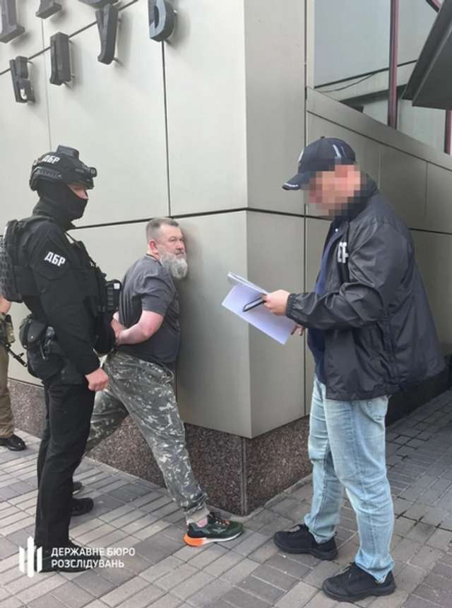 Служба безпеки та Державне бюро розслідувань затримують генерала СБУ Олега Кулініча, 16 липня 2022 року.