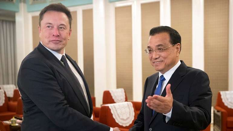 Маск призначив китайця віцепрезидентом «Tesla» і їде на поклін до КНР