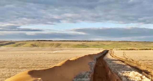 Окупанти вирили «цар-окоп» у Запорізькій області_3