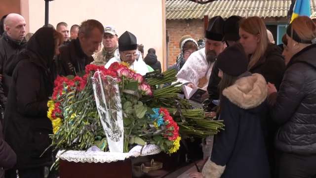 Миргород попрощався з полеглим захисником України_9