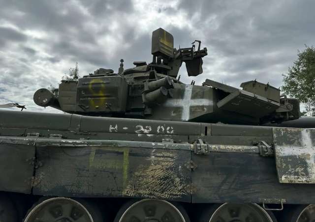 У США помітили трофейний російський танк Т-90А_1