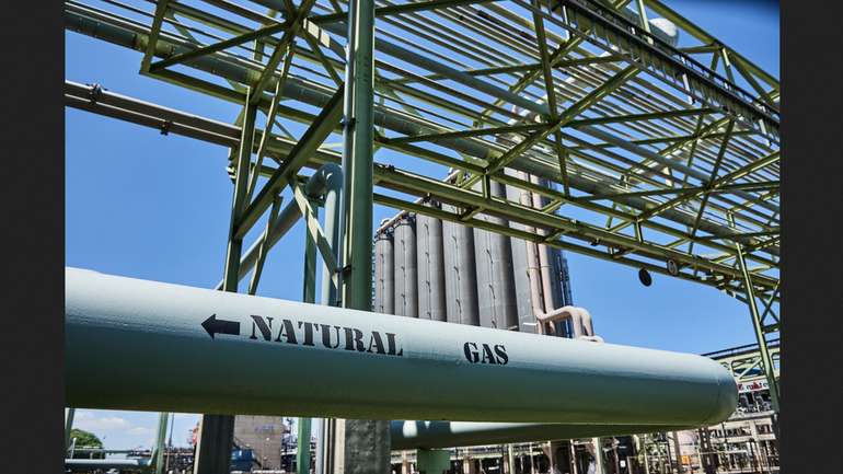 Надлишок природного газу у світі веде до падіння цін, - Bloomberg