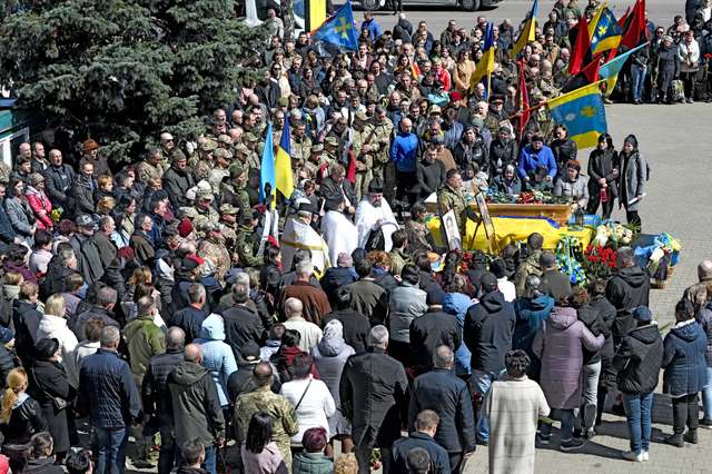 Миргород попрощався із полеглими захисниками України_9