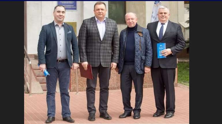 КОНСТИТУЦІОНАЛІСТИ ЧИ АФЕРИСТИ?