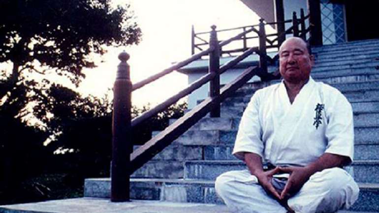 Масутацу Ояма: тренуйтеся більше, ніж спите, і не пошкодуєте