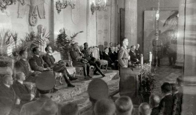 28.IV.1943. Отто фон Вехтер виступає на церемонії формування Дивізії 