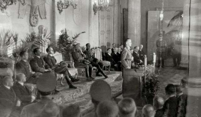 28.IV.1943. Отто фон Вехтер виступає на церемонії формування Дивізії