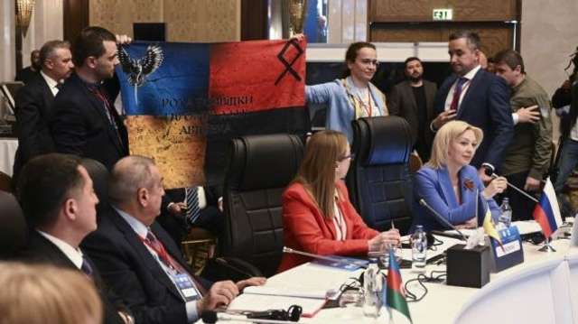 Нардеп Маріковський відбив український стяг у російського агресора_1
