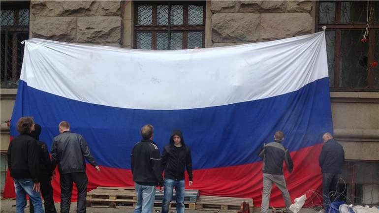 4 травня в Одесі осійський прапор був розтягнутий на бічній частині Будинку профспілок.