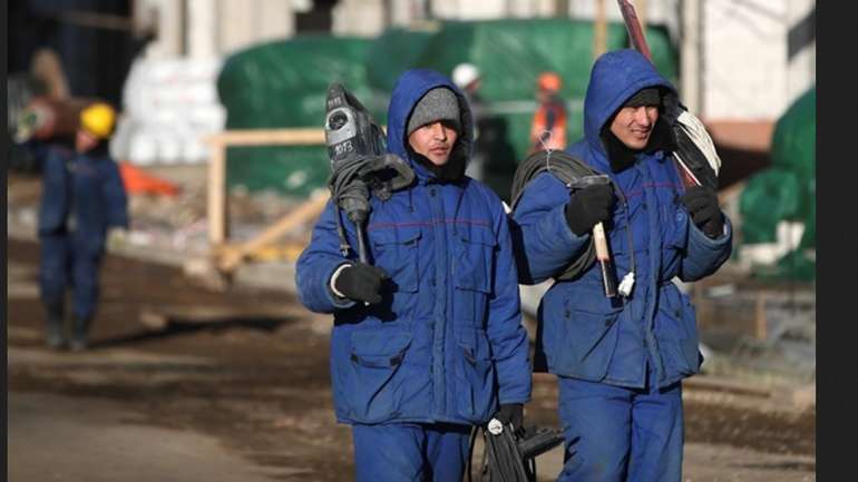 Кремль вербує робітників-мігрантів із Центральної Азії для відправки на війну, британська розвідка