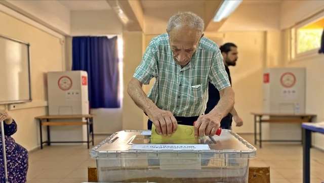 У Туреччині відбувається голосування на виборах президента та парламенту_2