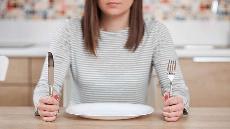 Відчуття голоду сповільнює старіння, – американські нейробіологи