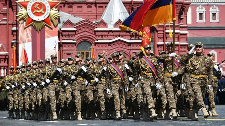 Макрон вирішив надати сучасне озброєння кремлівській маріонетці Пашиняну