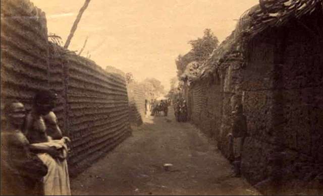 У 1485 р. португальці рухалися вглиб Африки і знайшли місто невідомої цивілізації_5