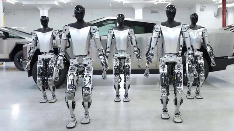 Ілон Маск навчив своїх роботів-гуманоїдів ходити та повторювати за людьми