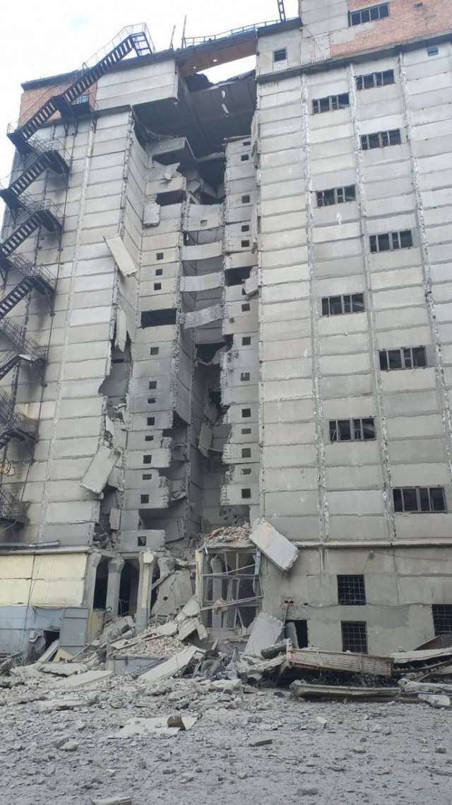 Наслідки тоіршнього осіннього ракетного обстрілу Запоріжжя (район центрального автовокзалу)