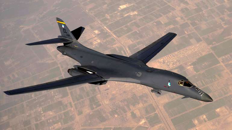 Американський бомбардувальник B-1B Lancer
