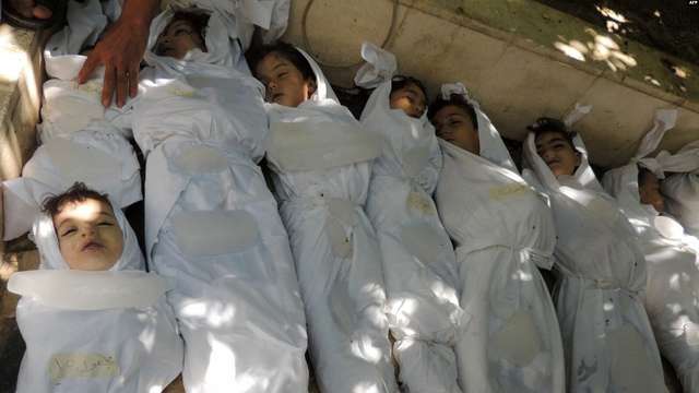 Сирійські діти, які загинули під час авіаудару із застосуванням хімзброї в передмісті Дамаска