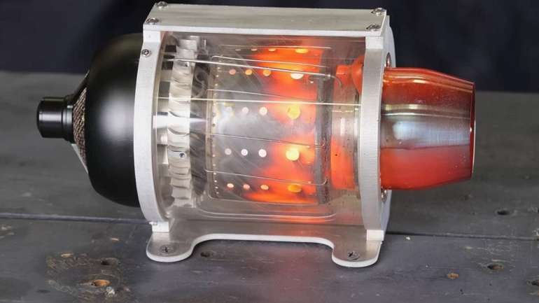 Що відбувається під час роботи всередині реактивного двигуна?