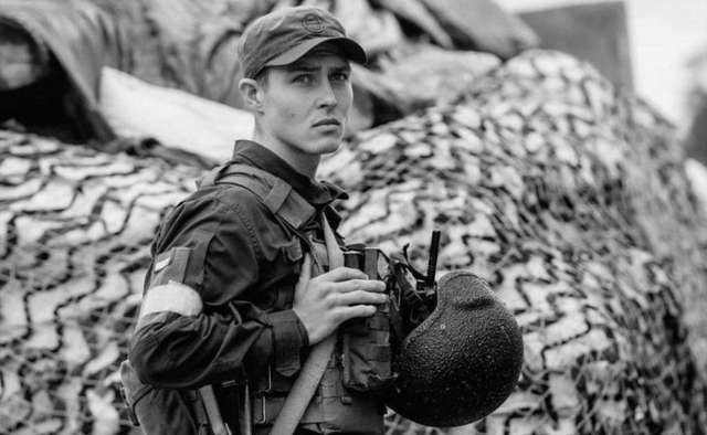 На Черкащині всім селом провели в останню путь нацгвардійця Бондаренка_5