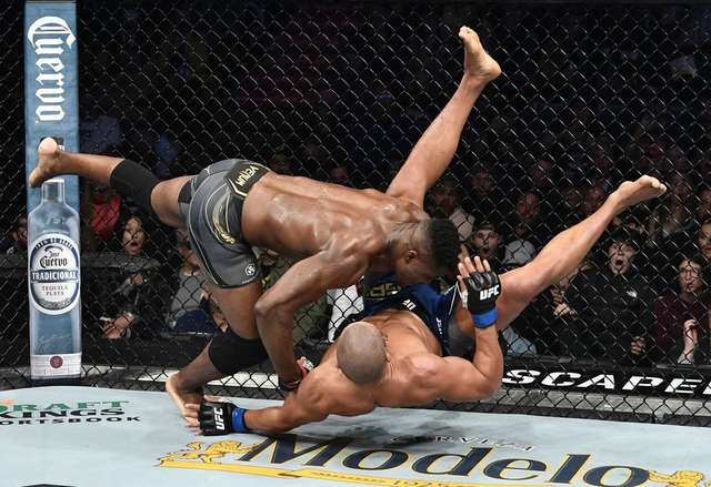Колишній чемпіон UFC Френсіс Нганну перейшов до PFL_3
