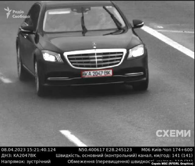  8 квітня 2023 року. Владислав Трубіцин на трасі за кермом Mercedes S600, яким 13 травня 2023 року залишив Україну. Джерело: сервіс МВС 