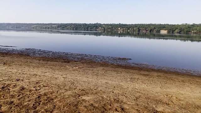 Рівень Дніпра у Запоріжжі впав до критичної позначки_1