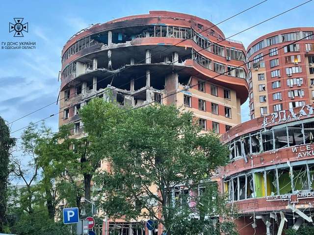 Вночі окупанти завдали ракетного удару по Одесі_11