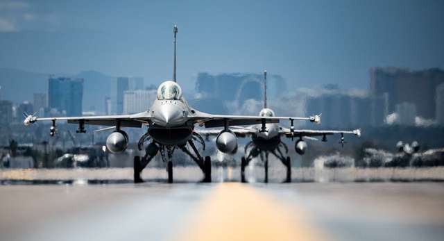 Для опанування F-16 пілотами ПС ЗСУ створюють навчальний центр у Східній Європі_2