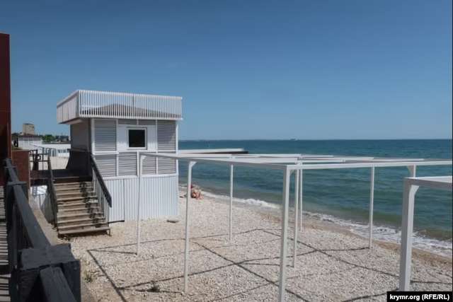 Порожній пляж у Феодосії, червень 2023 року