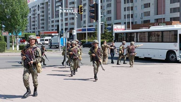 В Астані терорист захопив банк із заручниками