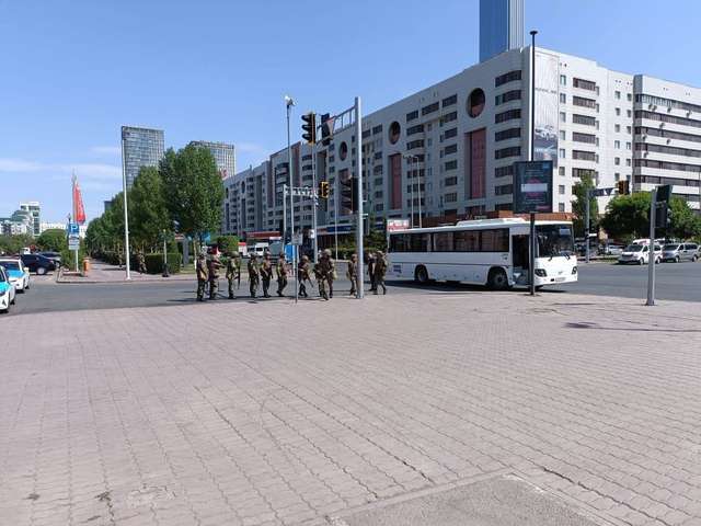 В Астані терорист захопив банк із заручниками_5