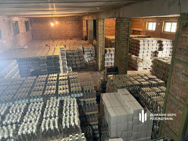 Експодатківець з Полтави прикривав незаконну діяльність горілчаного заводу_3
