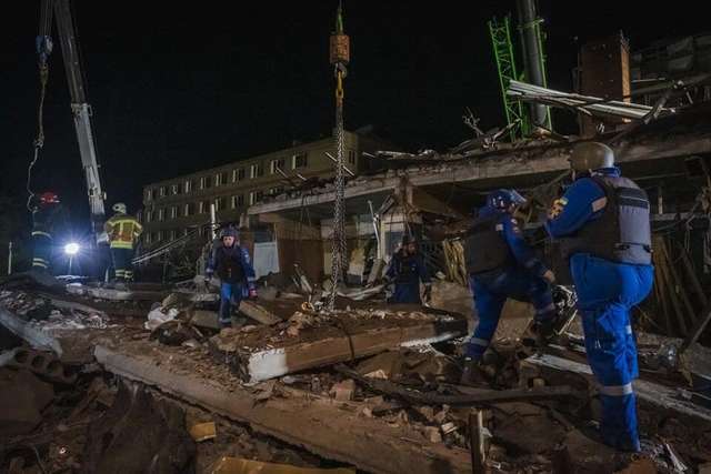 Внаслідок ракетного удару росіян по краматорську загинуло восьмеро людей, серед них троє дітей_3