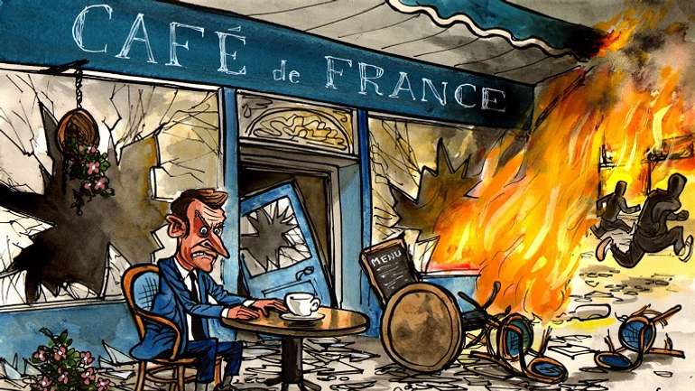 Франція у вогні, Макрон їсть круасани