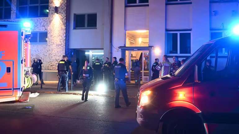 Невідомі зловмисники спалили автівку проукраїнських волонтерів