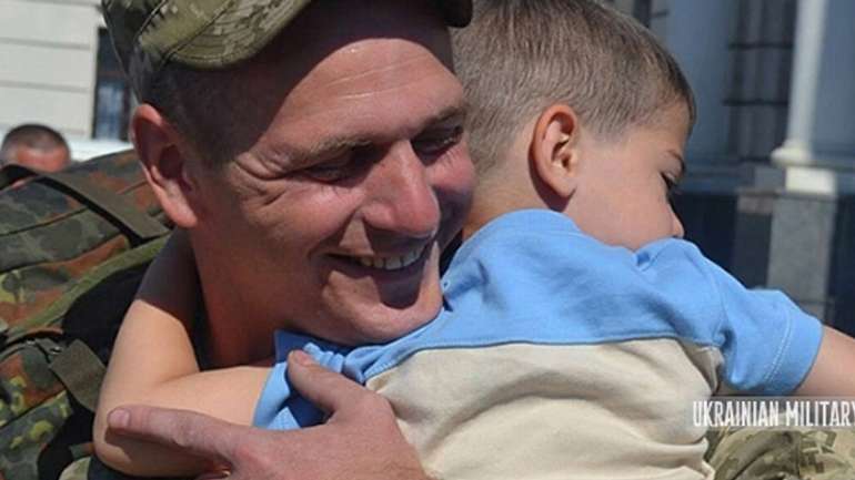 Як поводитися цивільним поряд із військовиками?