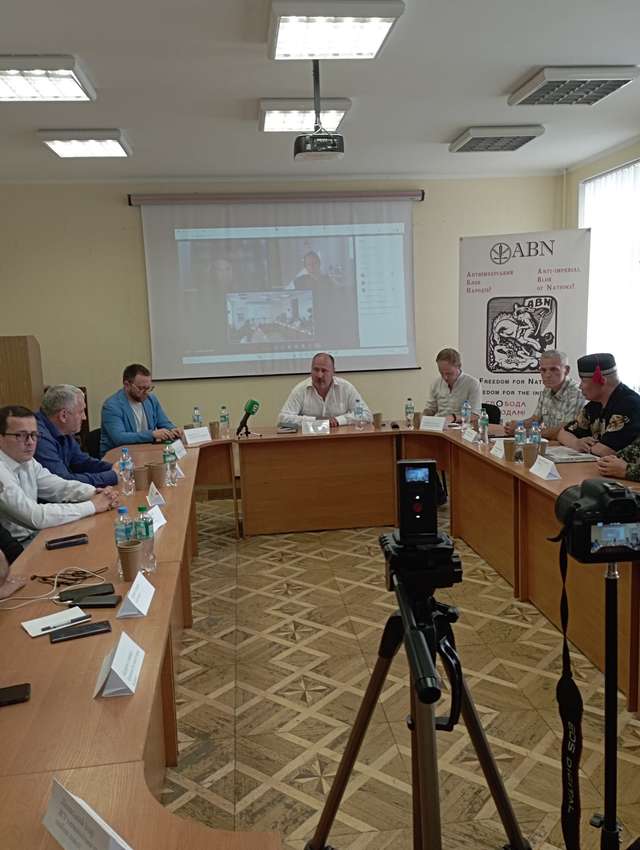 Бандерівці знову простягнули руку помочі корінним народам Московії_1