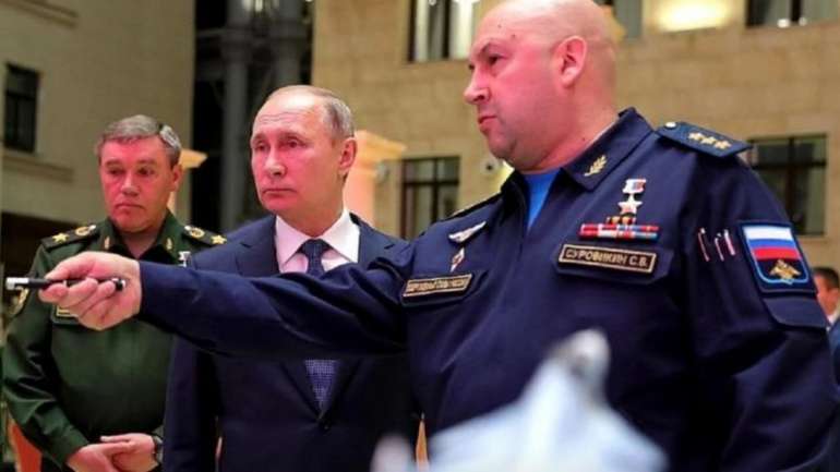 Валерій Герасимов, володимир путін, Сергій Суровікін.