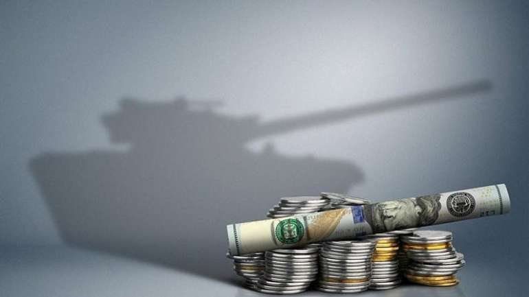 Українська економіка не в змозі стати на «військові рейки»