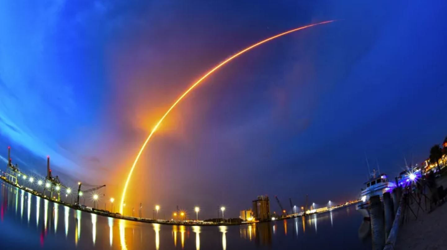 Супутники Starlink небезпечні для Землі