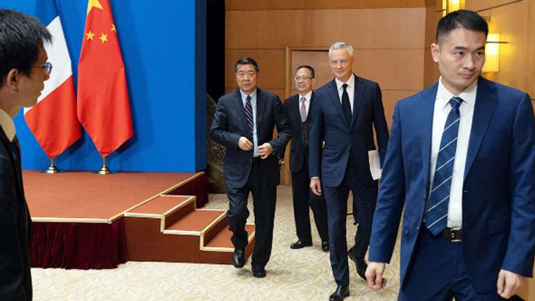 Китайські шпигуни тиснуть на французьких парфумерів