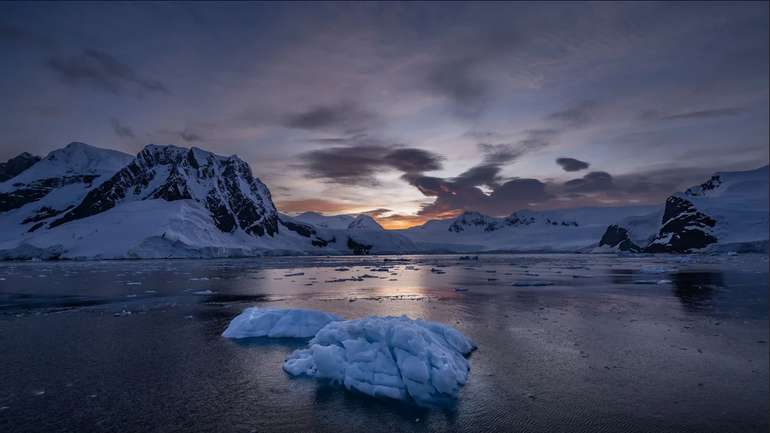 Антарктика продовжує втрачати лід
