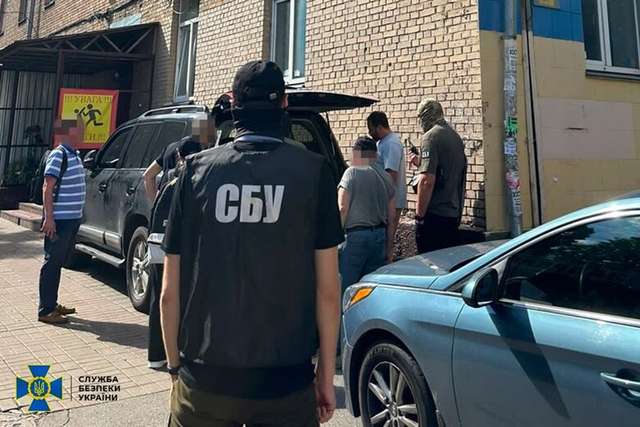 Правоохоронці проводять обшуки у Дубінського_1