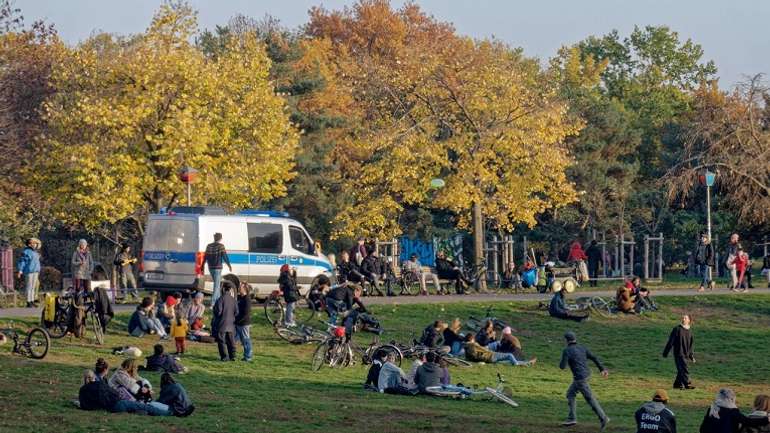 Африканці скоїли групове зґвалтування у Берліні, влада розводить руками