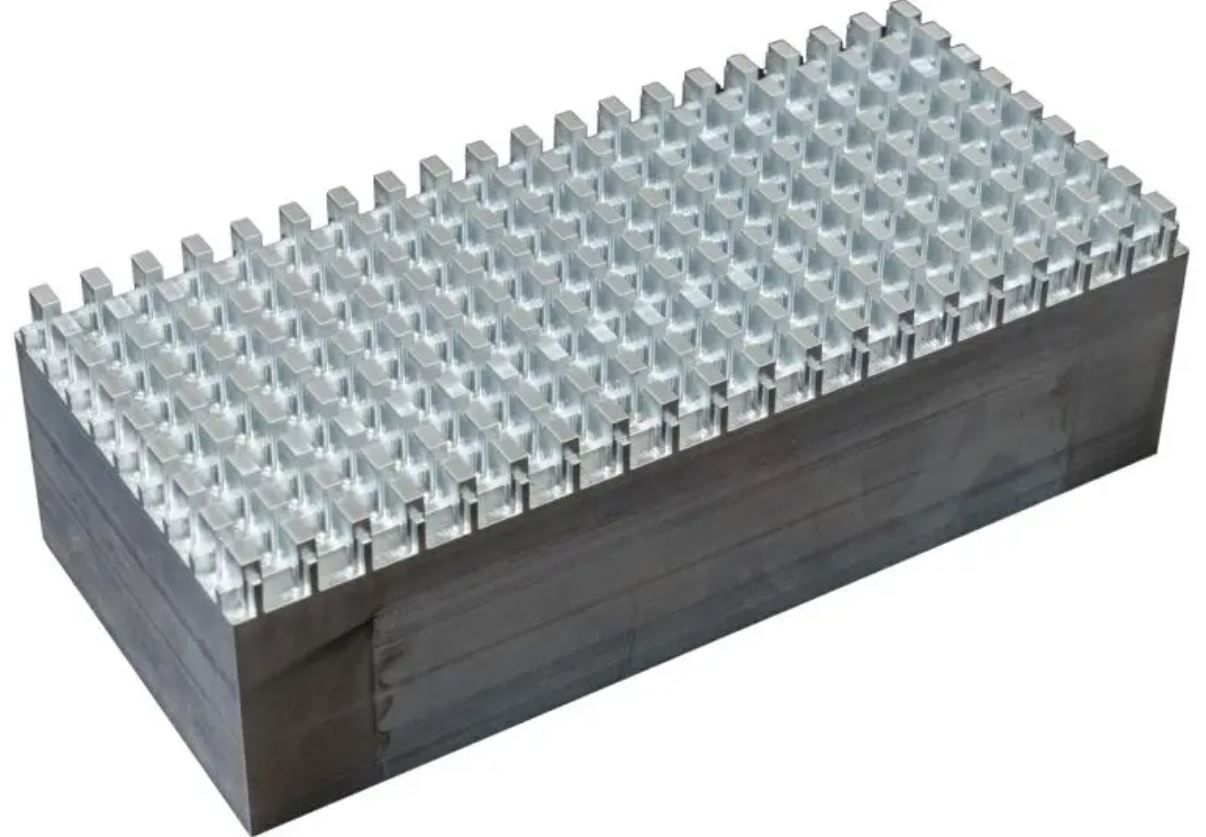 Візуалізація нового синтетичного метаматеріалу з можливостями 4D, розроблена вченими з Університету Міссурі. Він включає в себе здатність керувати енергетичними хвилями на поверхні твердого матеріалу.