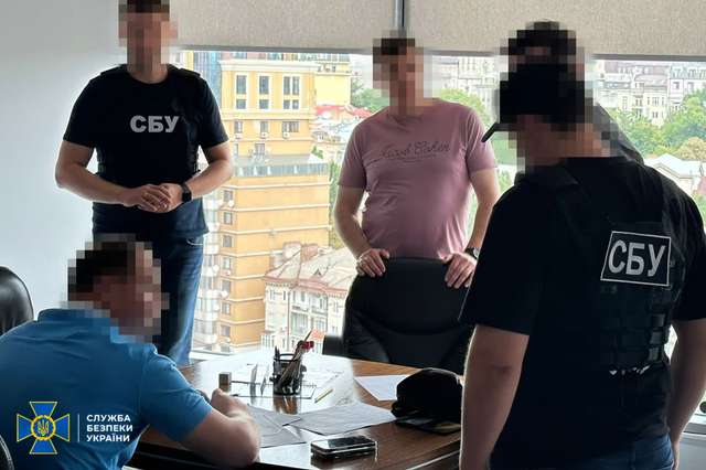 На хабарі спіймали