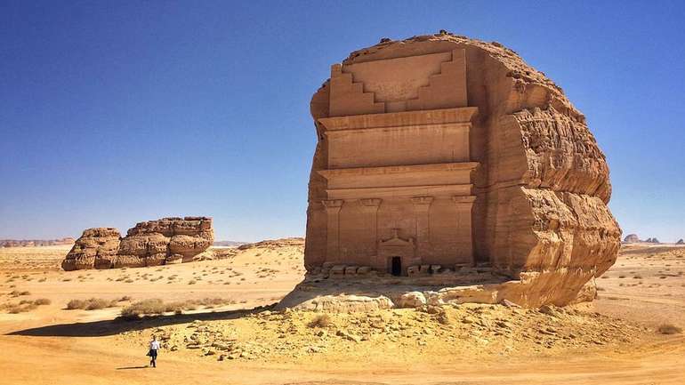 Самотній замок посеред Арабійської пустки