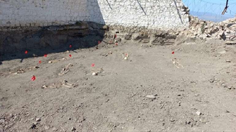 У звільненому від вірменських окупантів Карабаху знайдено братську могилу