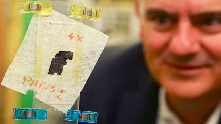 Штучний інтелект розшифрував обвуглений античний сувій із Геркуланума